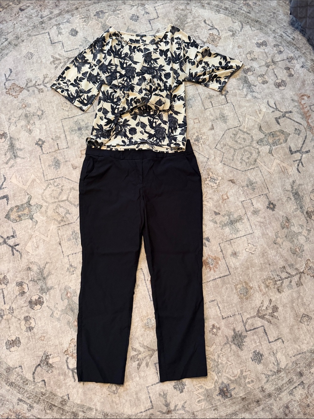 Outfit Bundle - XL - Simply Vera Ankle Cut Trousers & West Kei Blouse